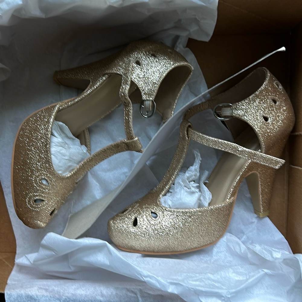 Modcloth gold heels